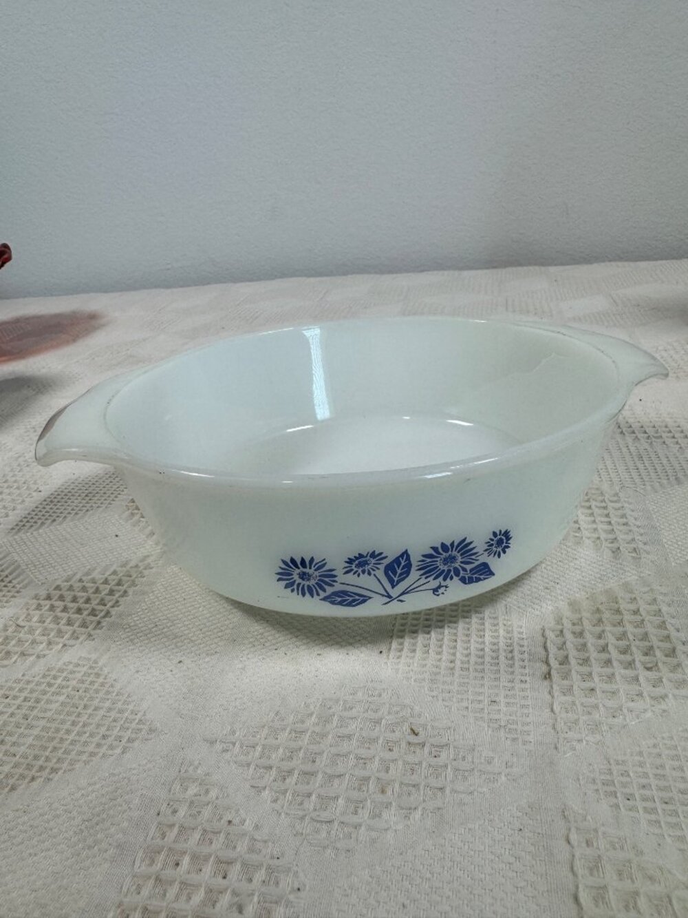 Anchor Hocking Fire King 1 Quart White Casserole Dish Blue Cornflower Design